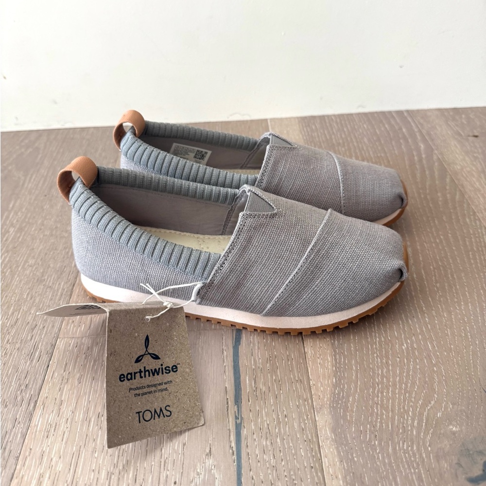 Toms size 3.5 heritage gray little kids NWT